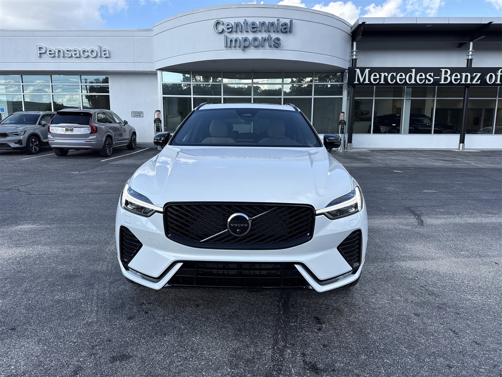 2026 Volvo XC60 Plus - Photo 8
