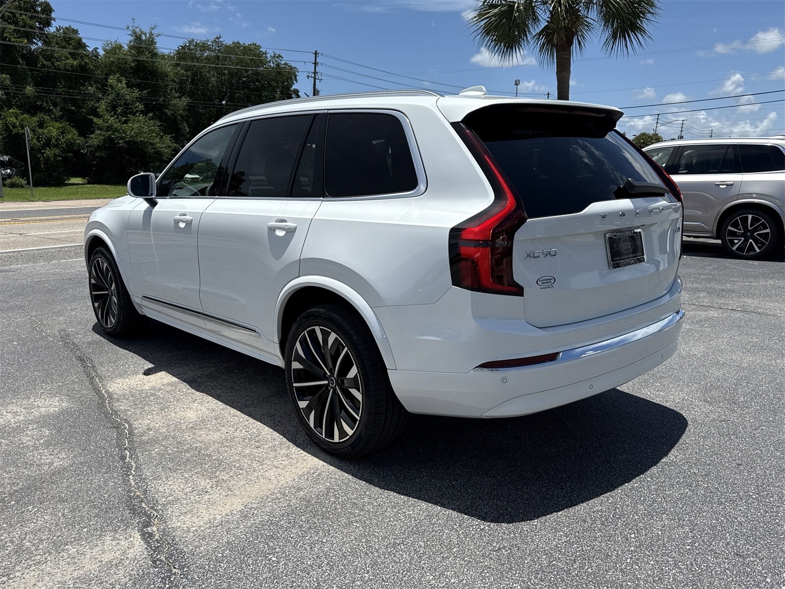 2026 Volvo XC90 Core photo 3