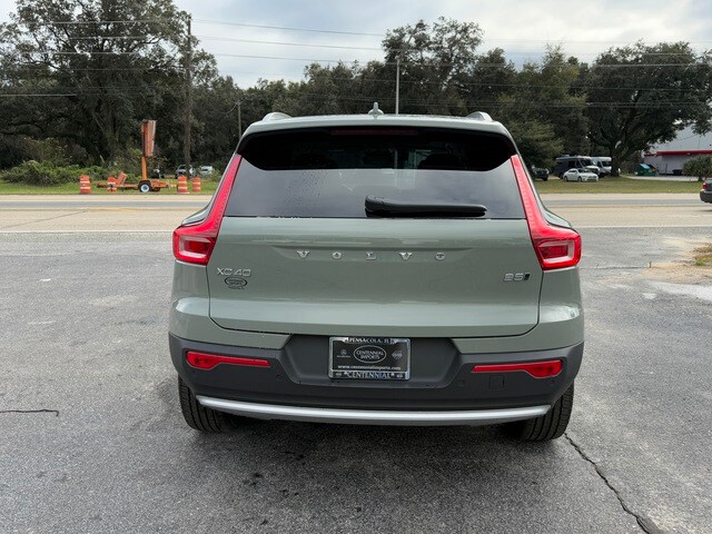 2025 Volvo XC40 Plus photo 4
