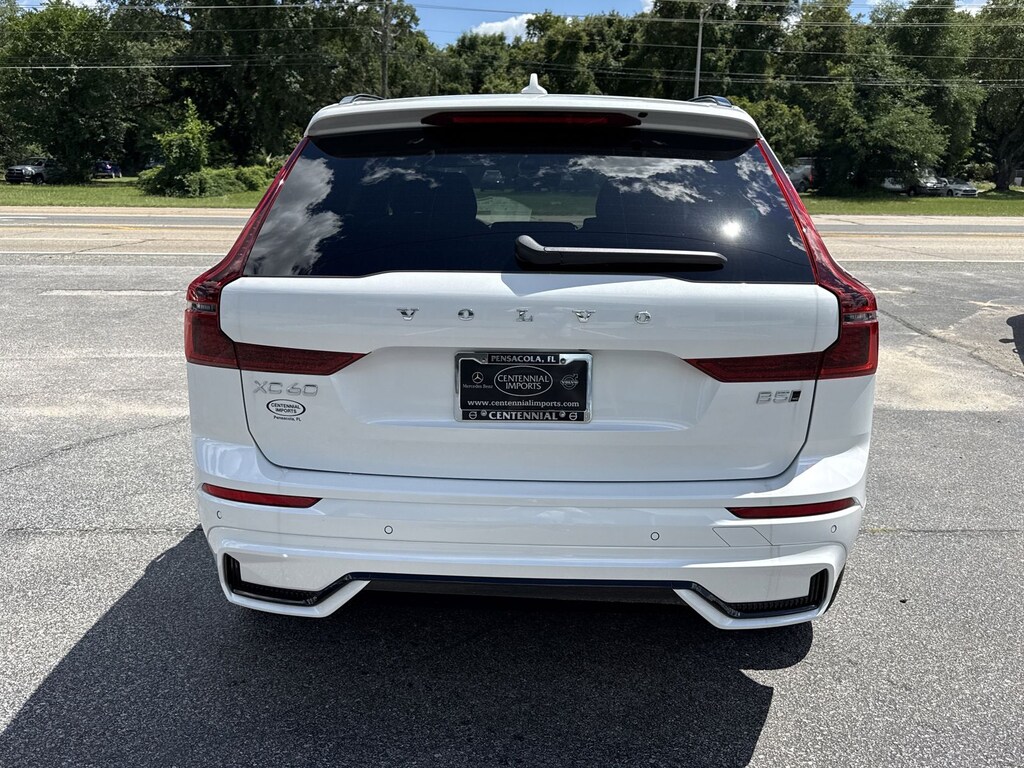 New 2026 Volvo XC60 B5 Core SUV