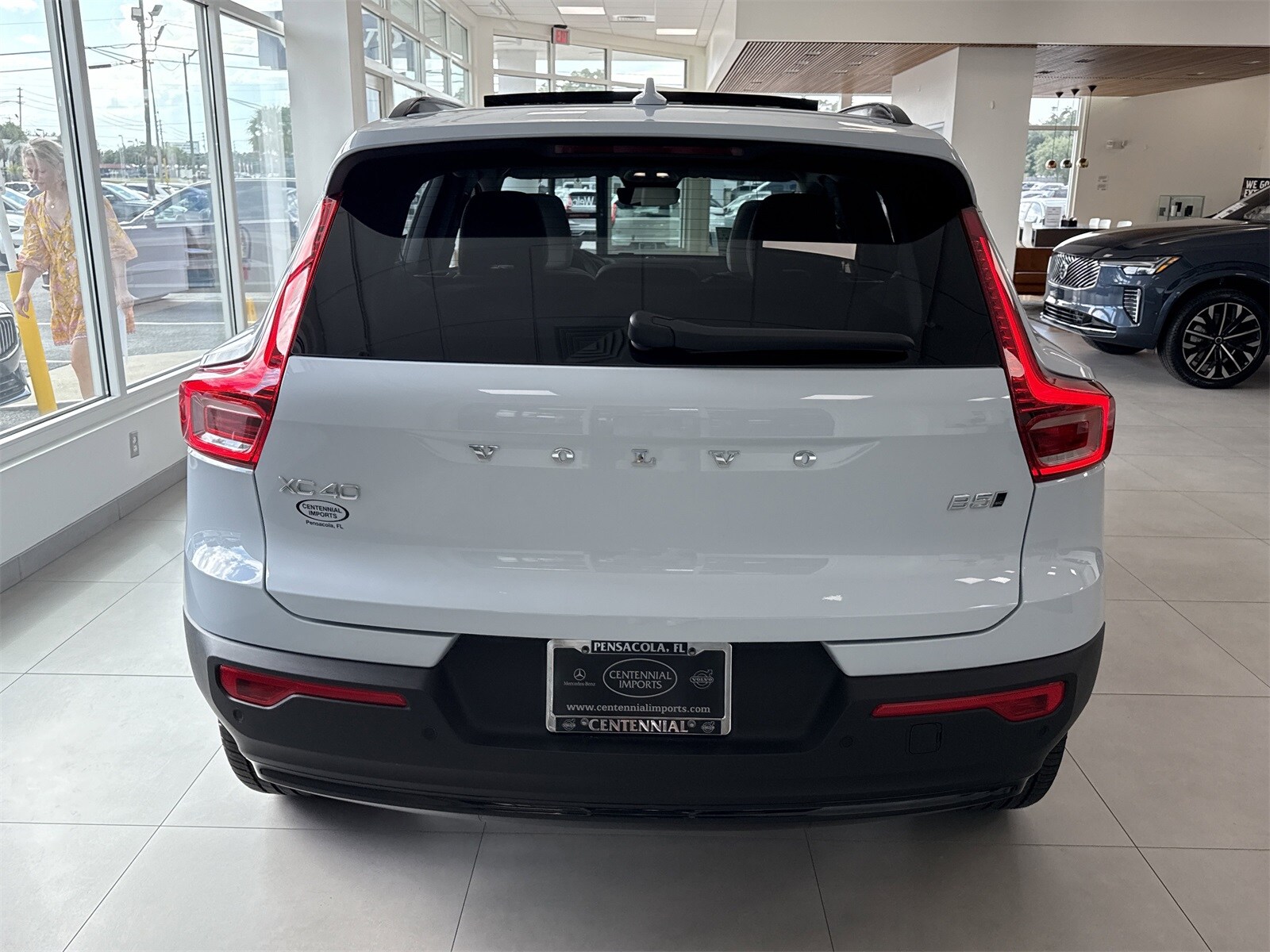 2026 Volvo XC40 Plus photo 3