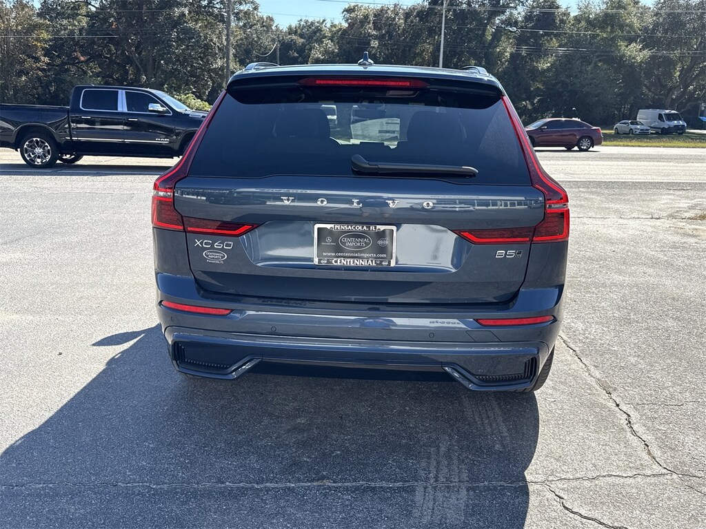 New 2026 Volvo XC60 B5 Core SUV