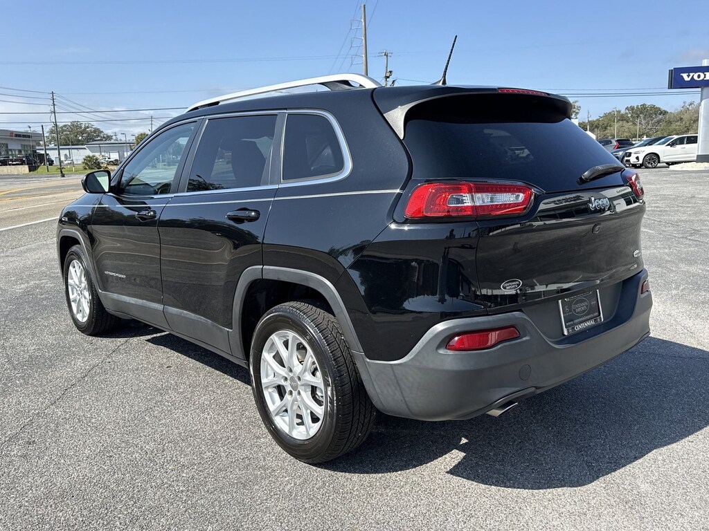 Used 2018 Jeep Cherokee Latitude Plus FWD SUV