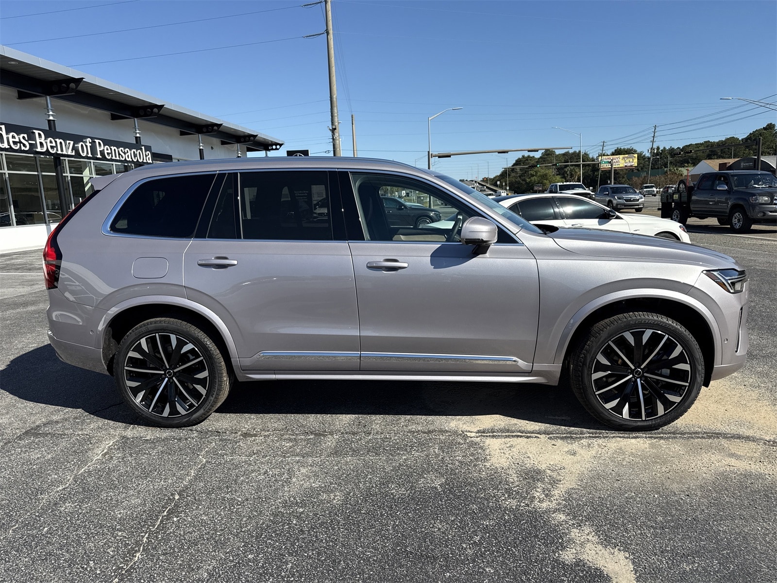 2026 Volvo XC90 Plus - Photo 6