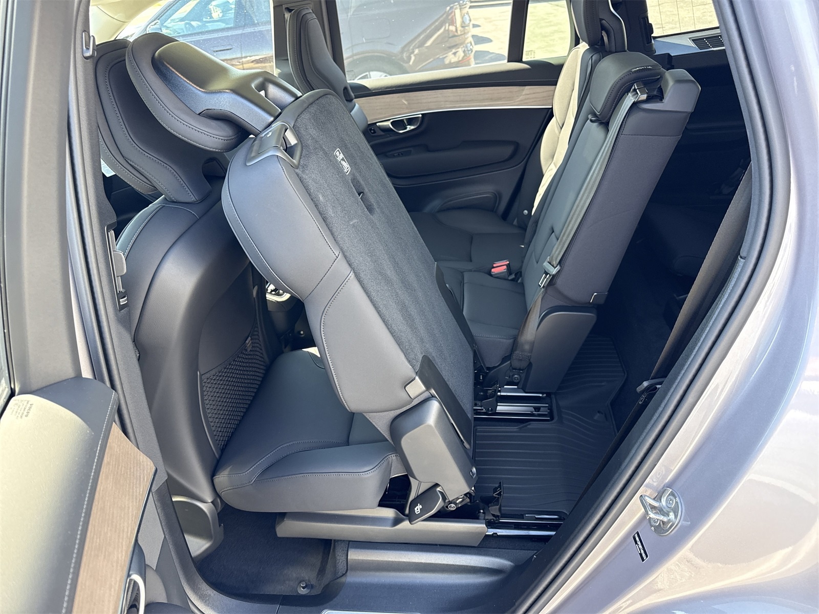 2026 Volvo XC90 Plus - Photo 13