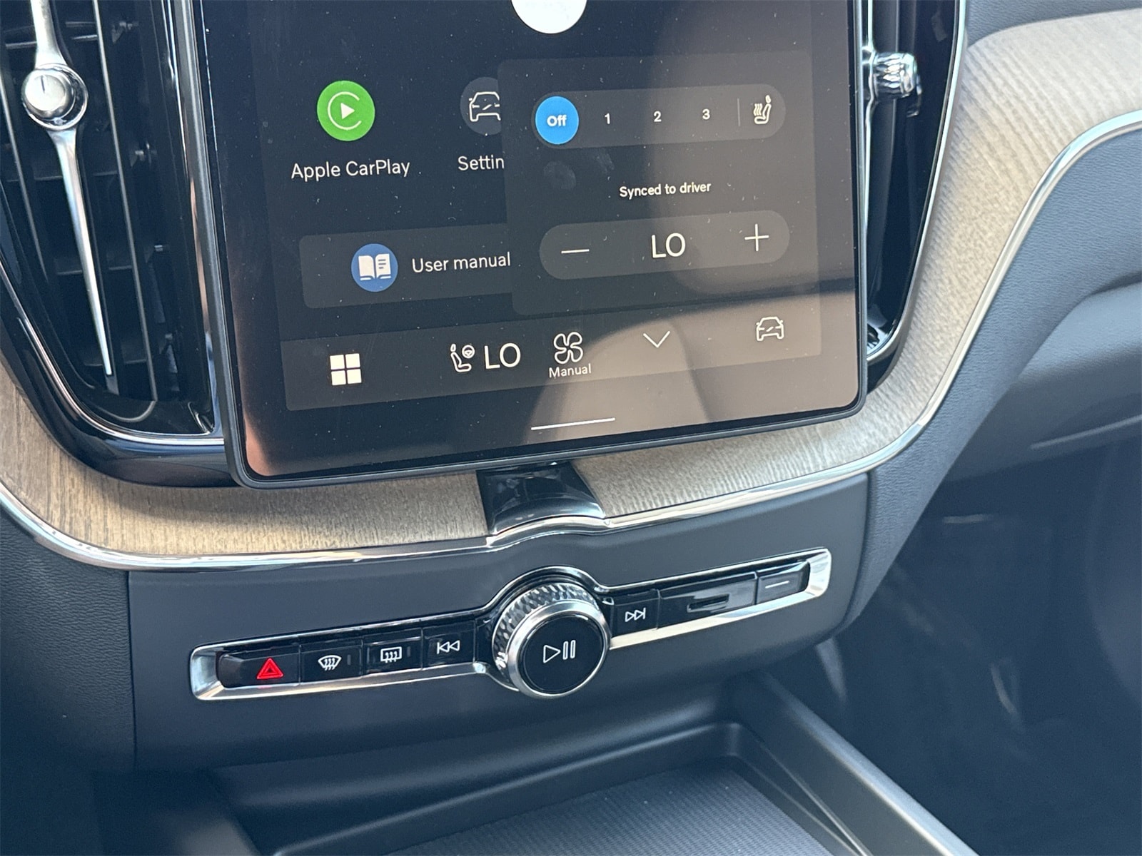 2026 Volvo XC60 Plus - Photo 28