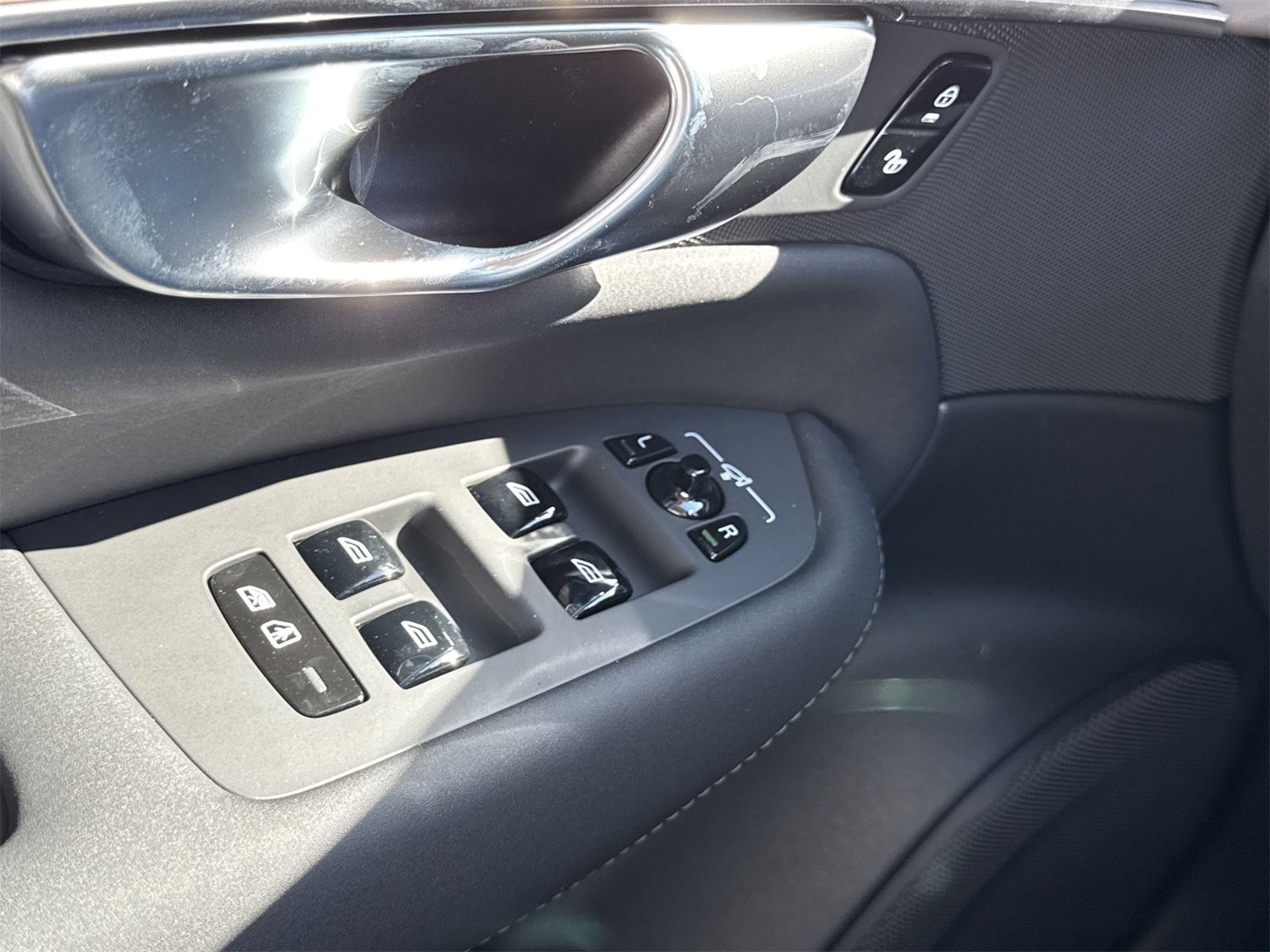 2026 Volvo XC90 Plus - Photo 19