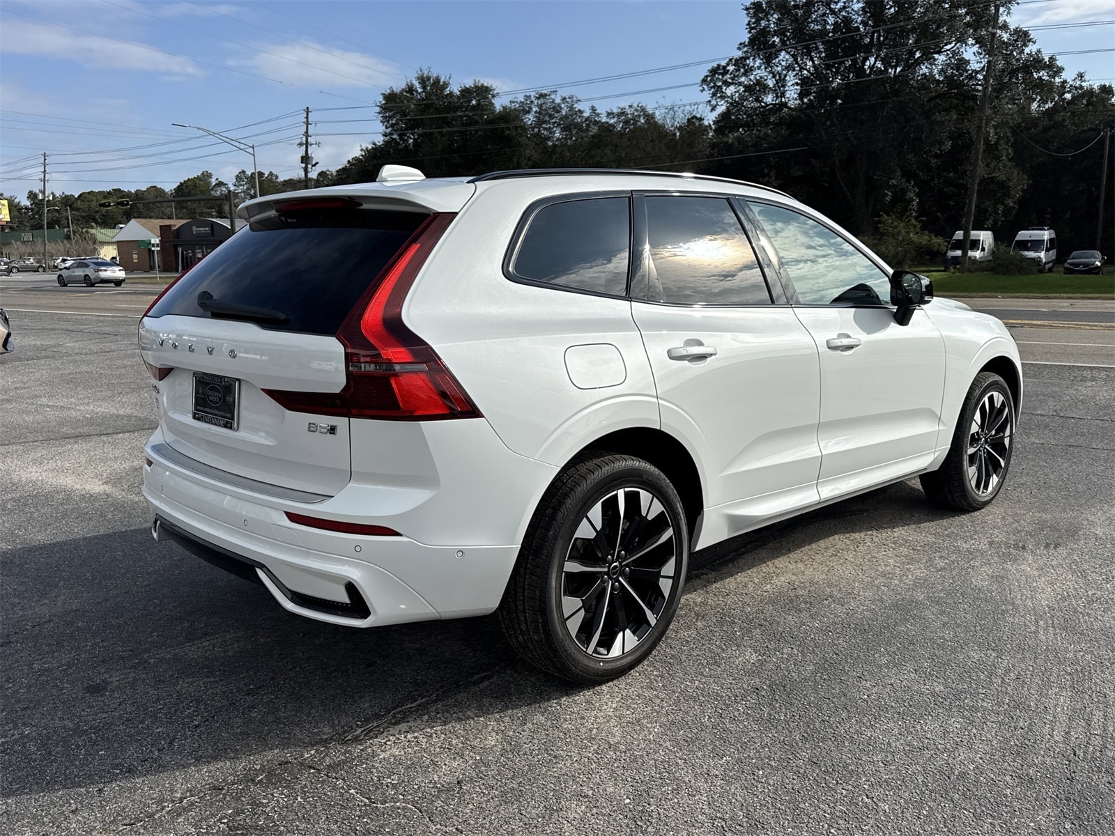 2026 Volvo XC60 Plus - Photo 5
