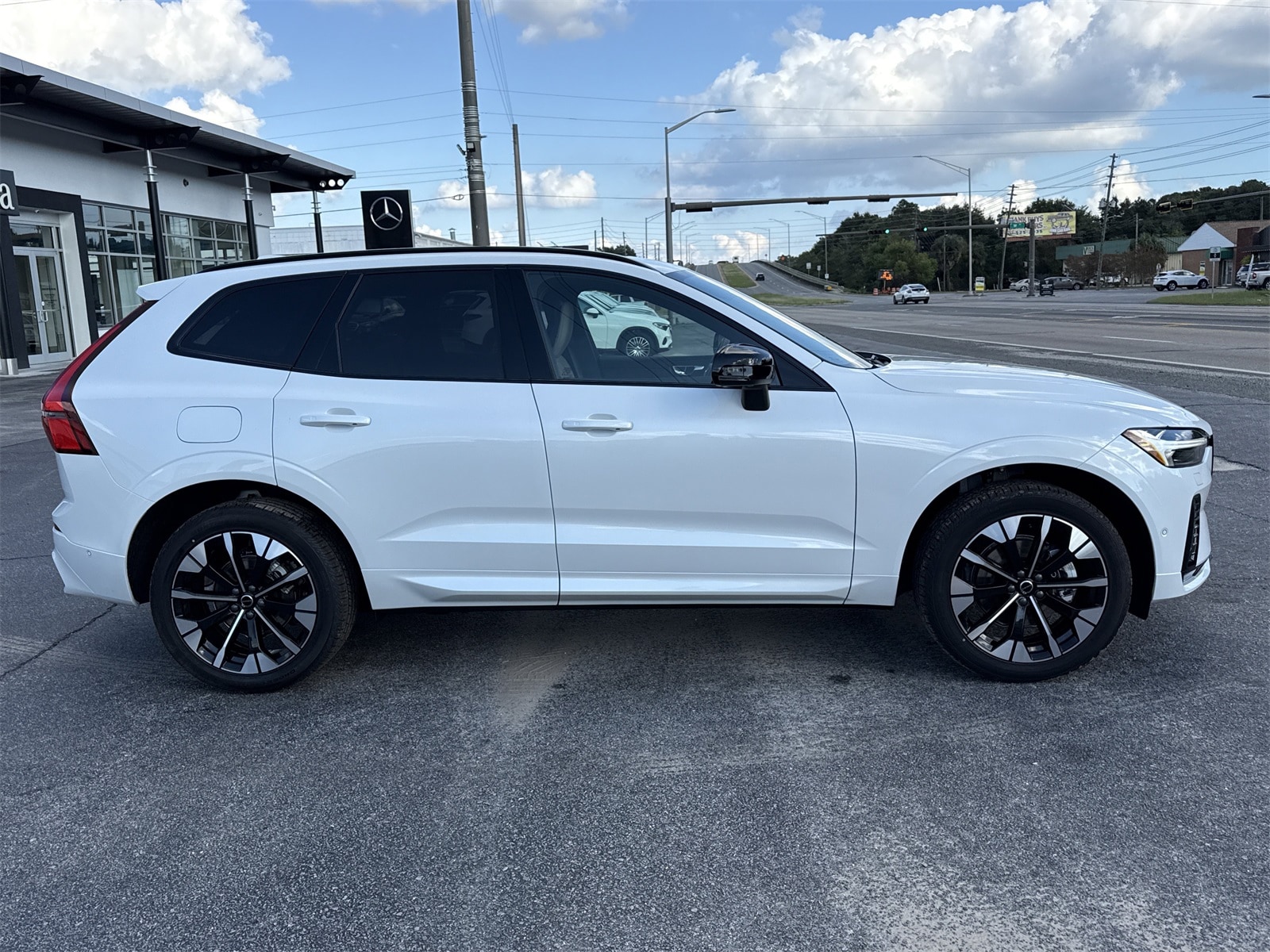 2026 Volvo XC60 Plus - Photo 6