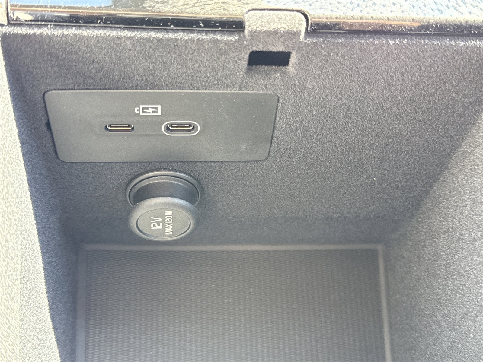 2026 Volvo XC90 Plus - Photo 31