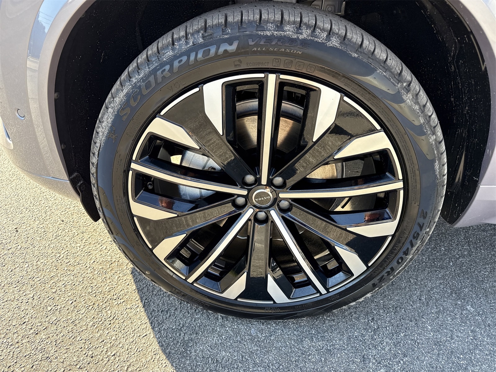 2026 Volvo XC90 Plus - Photo 9