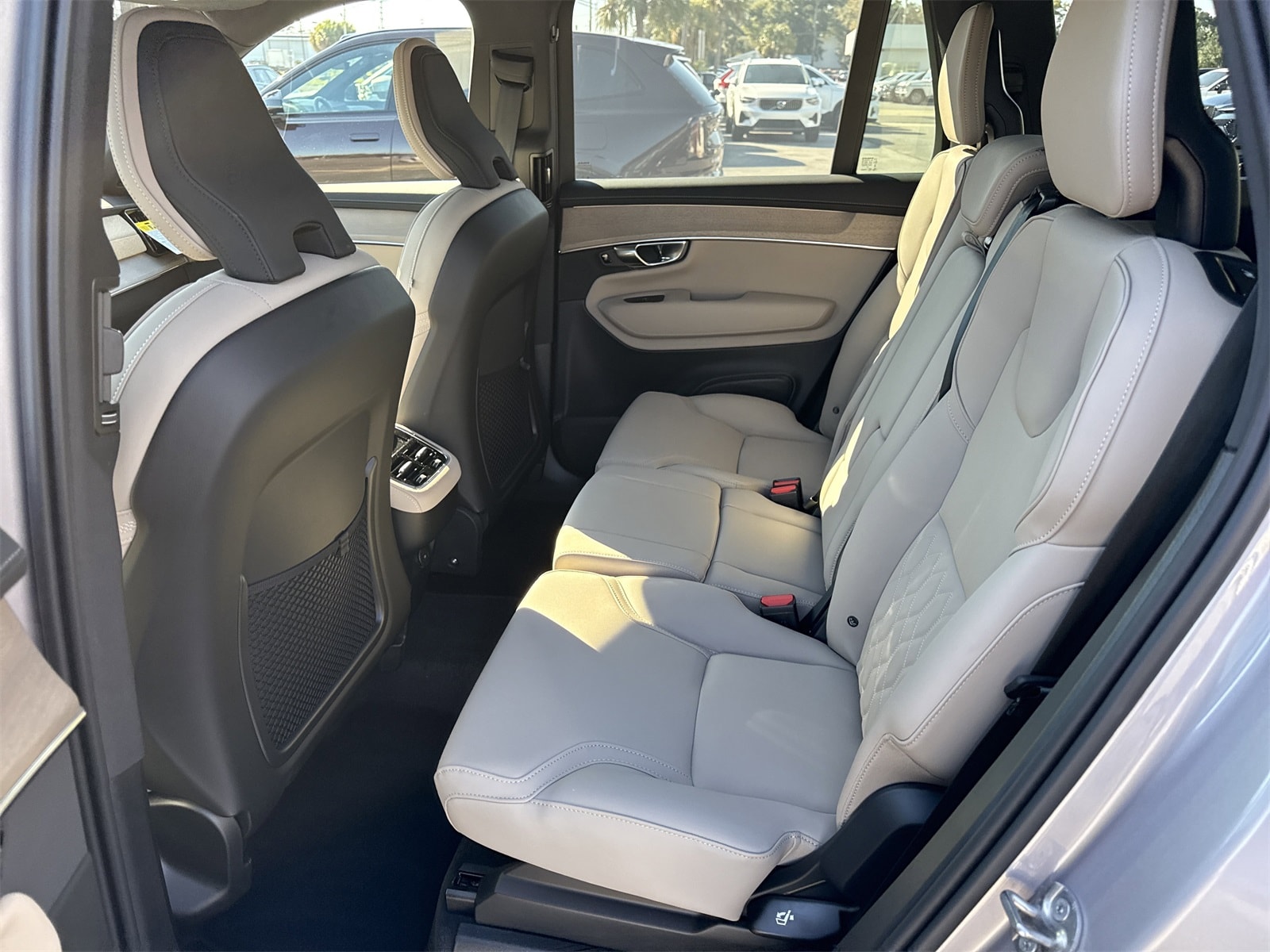 2026 Volvo XC90 Plus - Photo 13
