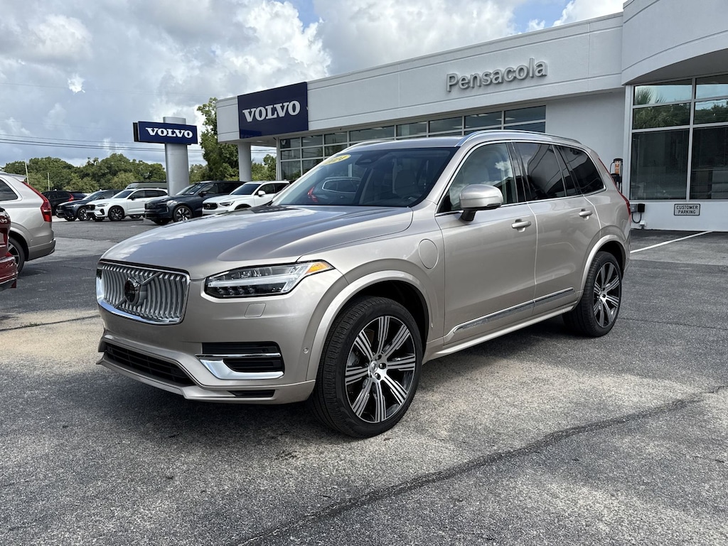 Used 2024 Volvo XC90 plug-in hybrid T8 Plus 6-Seater SUV