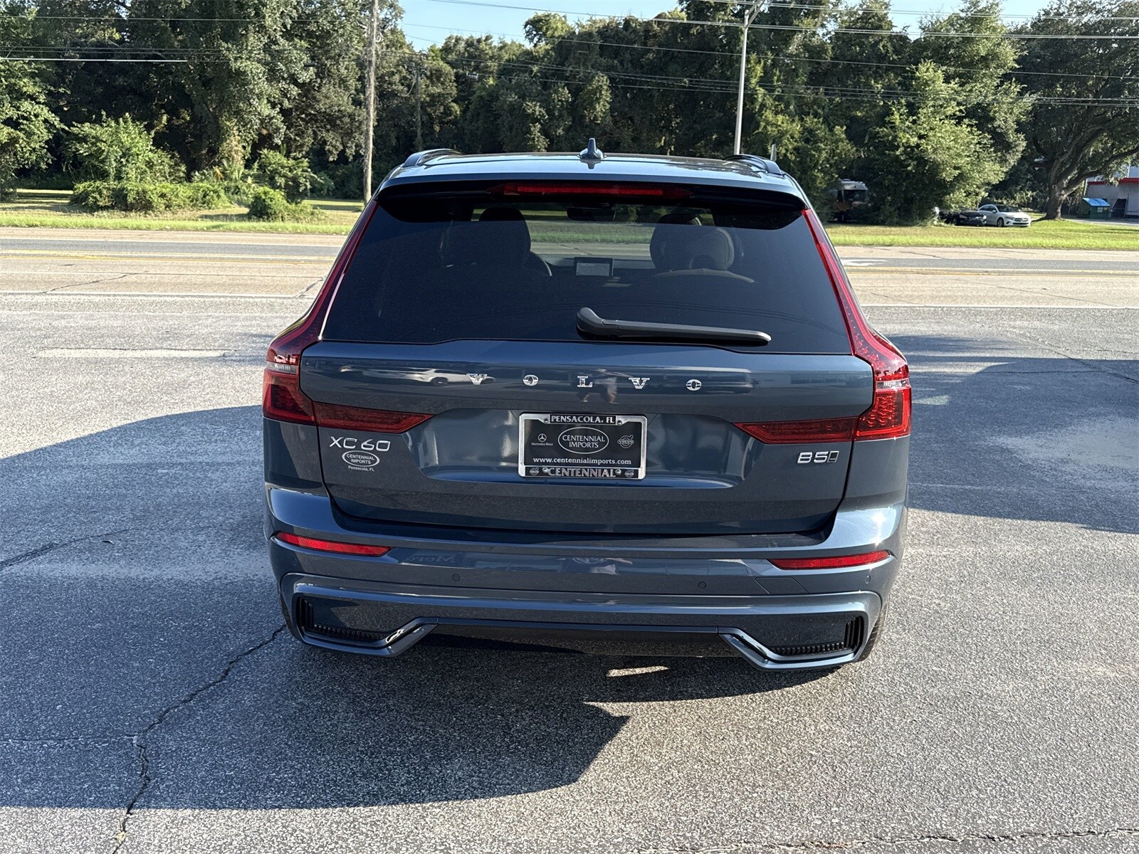 2026 Volvo XC60 B5 Core photo 3