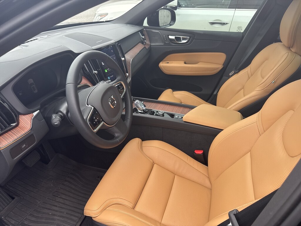 Used 2025 Volvo XC60 B5 Ultra SUV