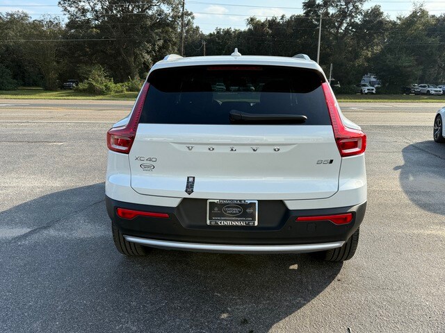 2025 Volvo XC40 Core photo 4