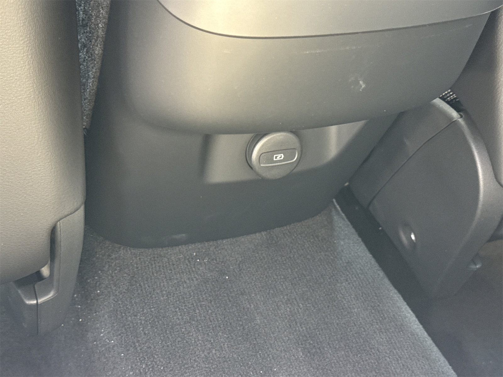 2026 Volvo XC60 Plus - Photo 14