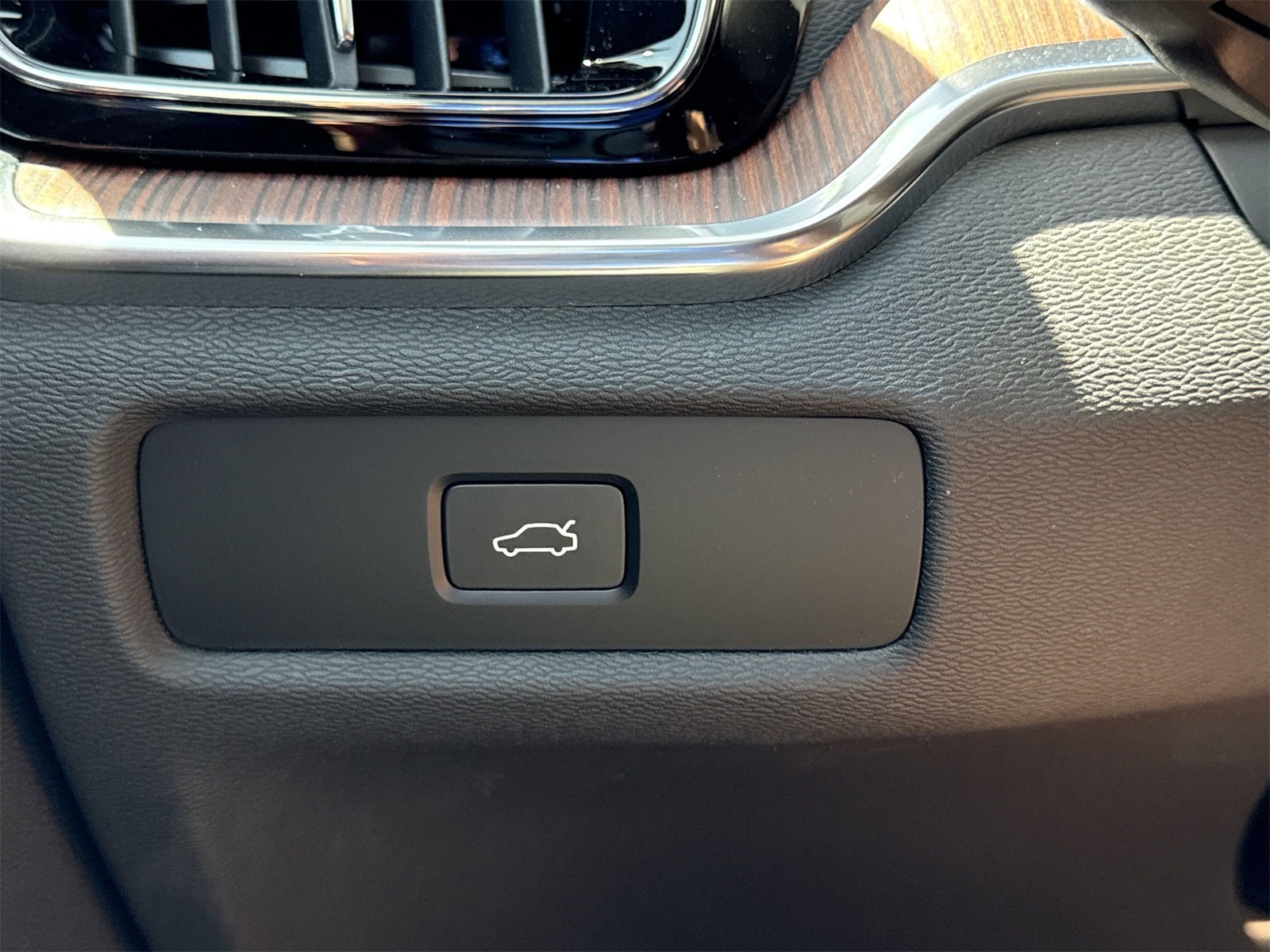 2026 Volvo V60 Cross Country Plus - Photo 19