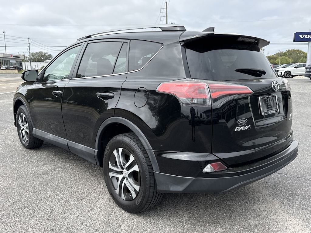 Used 2017 Toyota RAV4 LE SUV