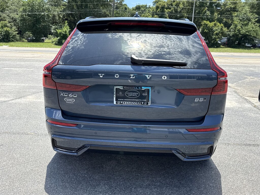 New 2026 Volvo XC60 B5 Core SUV