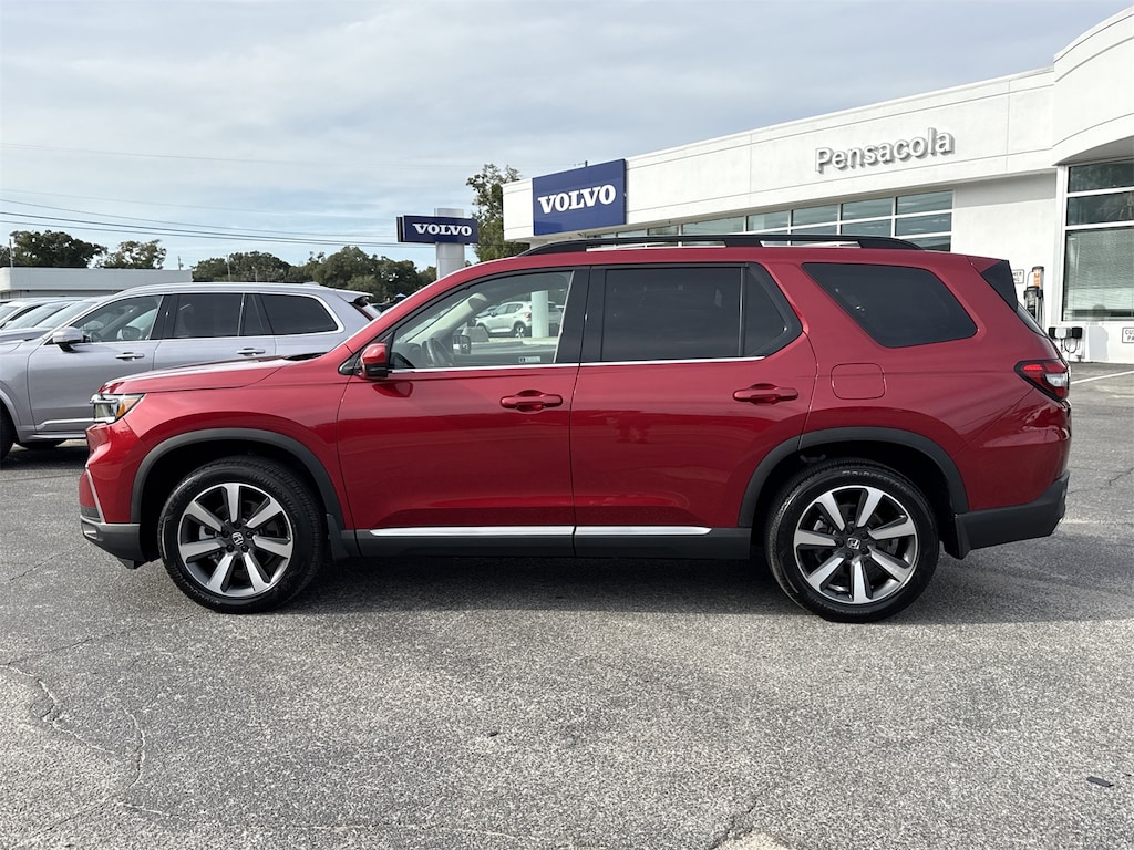 Used 2025 Honda Pilot Touring SUV