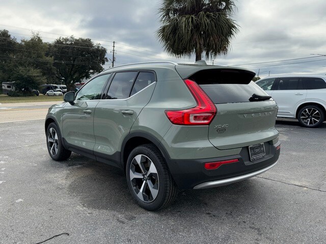 2025 Volvo XC40 Plus photo 3