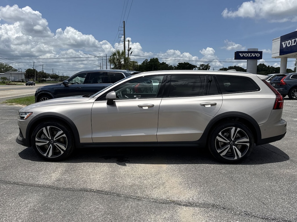 New 2026 Volvo V60 Cross Country B5 Plus Wagon