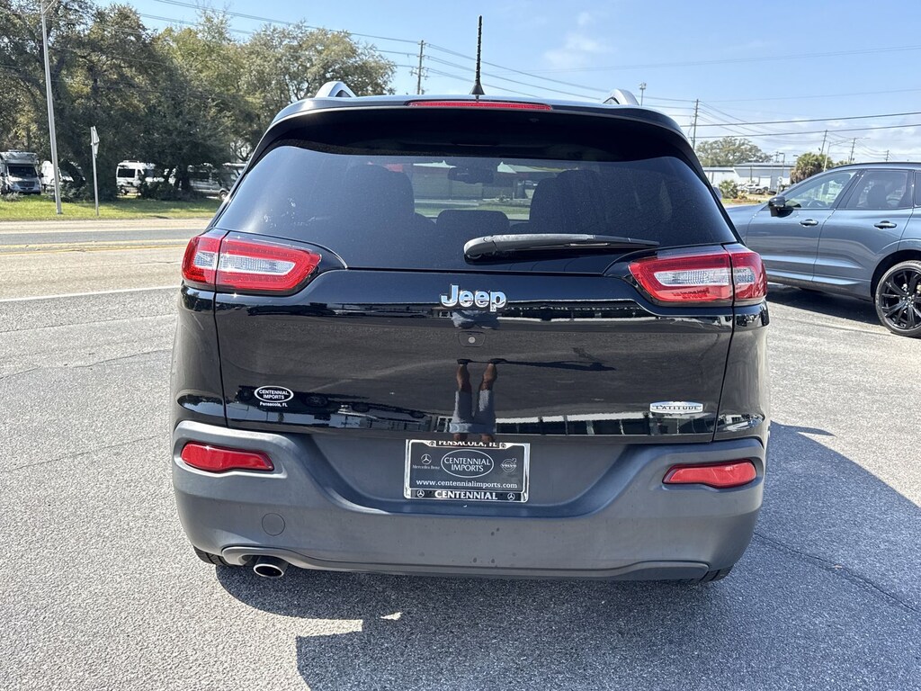 Used 2018 Jeep Cherokee Latitude Plus FWD SUV