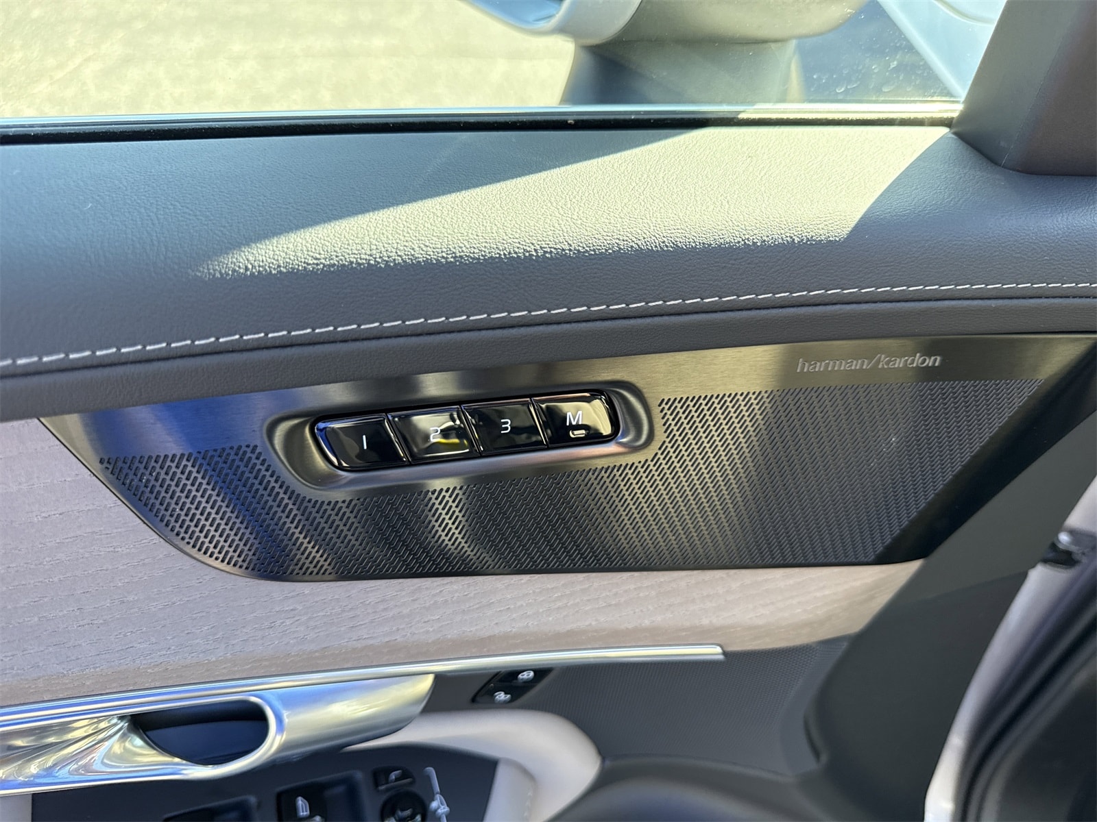 2026 Volvo XC90 Plus - Photo 12