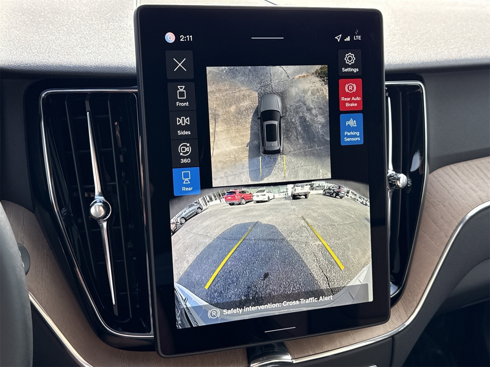 2026 Volvo XC60 Plus - Photo 25