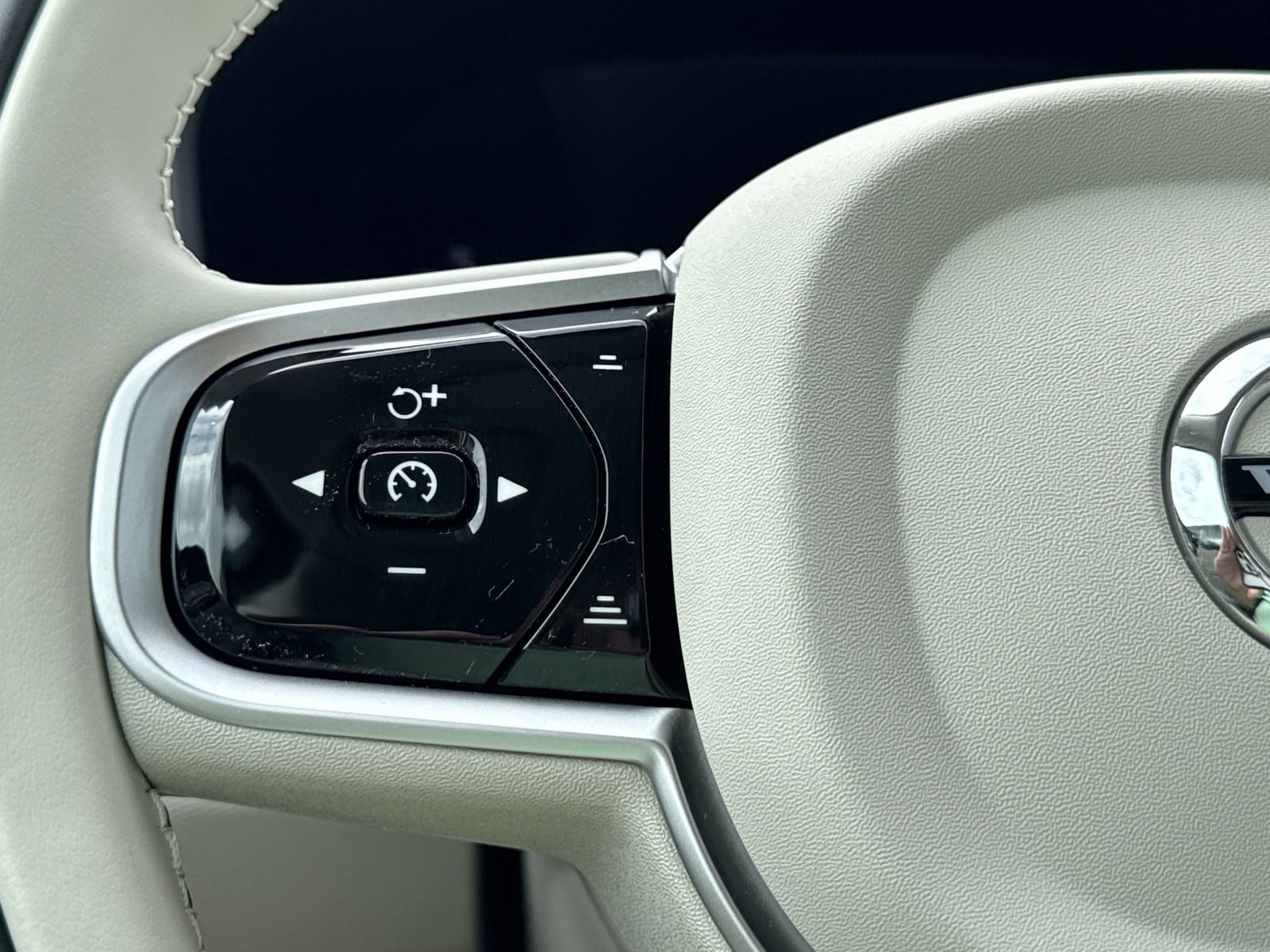 2026 Volvo V60 Cross Country Plus - Photo 17