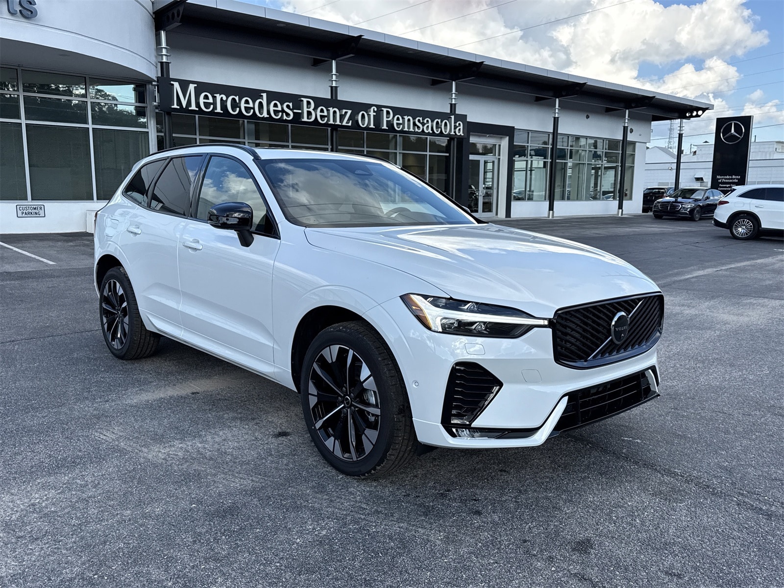 2026 Volvo XC60 Plus - Photo 7