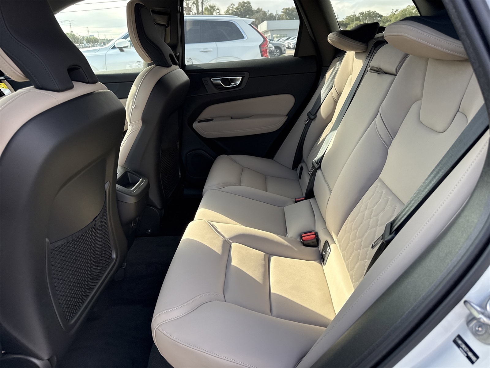 2026 Volvo XC60 Plus - Photo 13