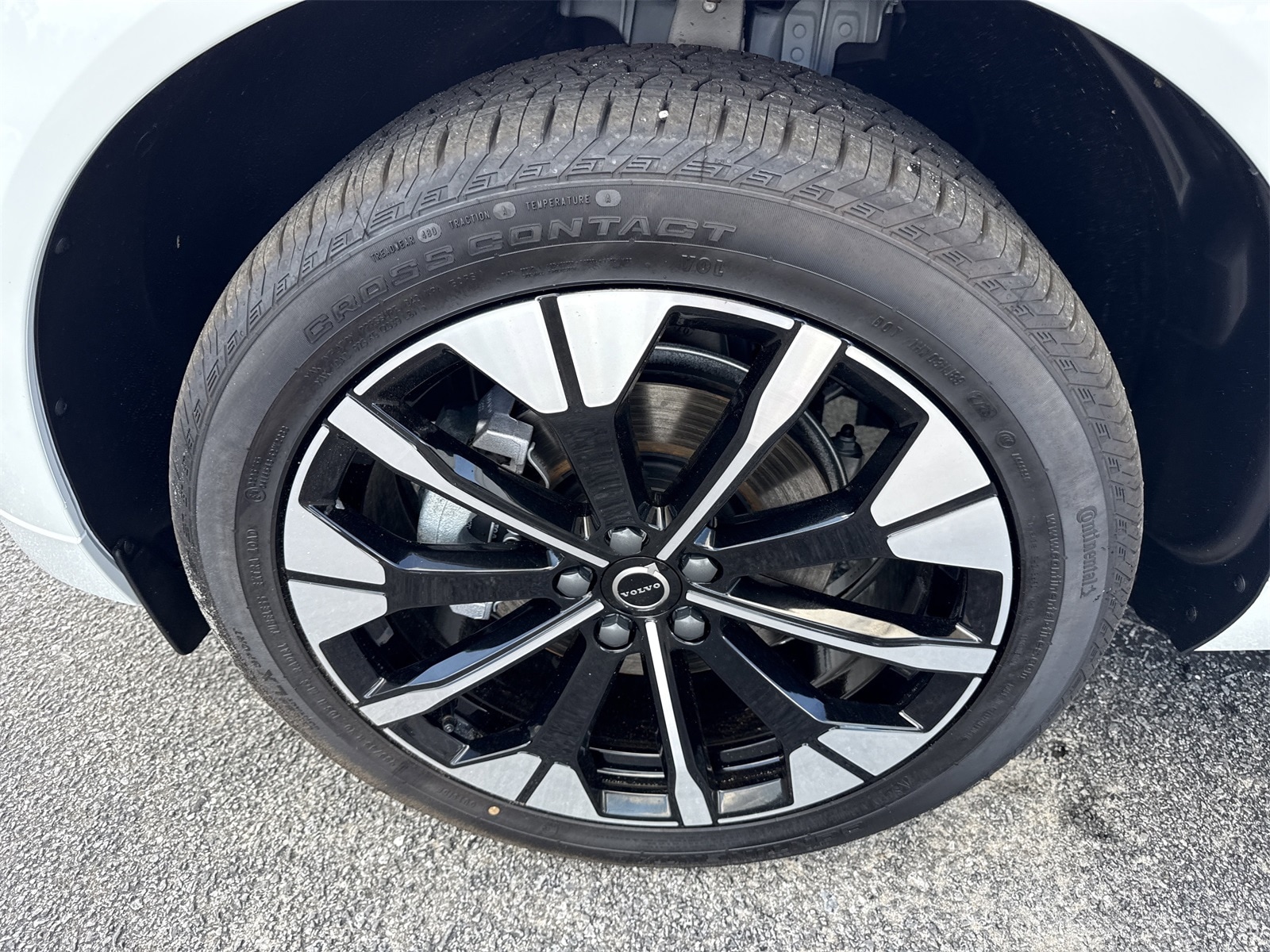 2026 Volvo XC60 Plus - Photo 9