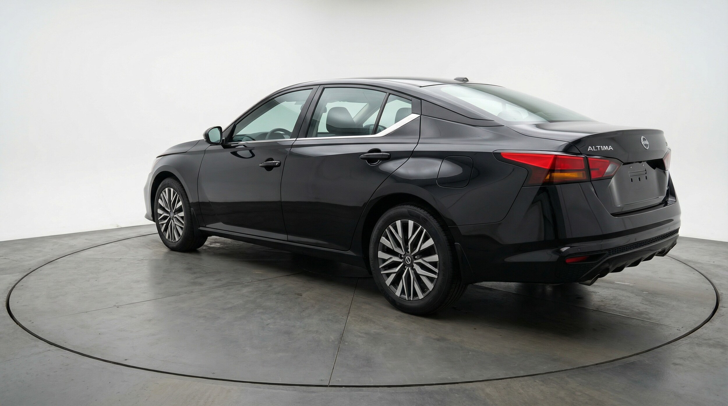 Thumbnail: 2025 Nissan Altima - 5