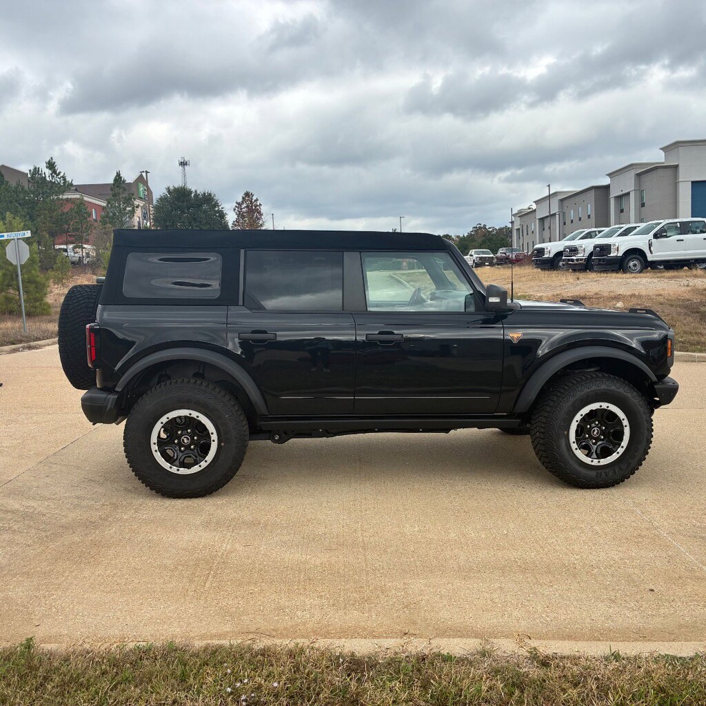 Used 2023 Ford Bronco Badlands SUV