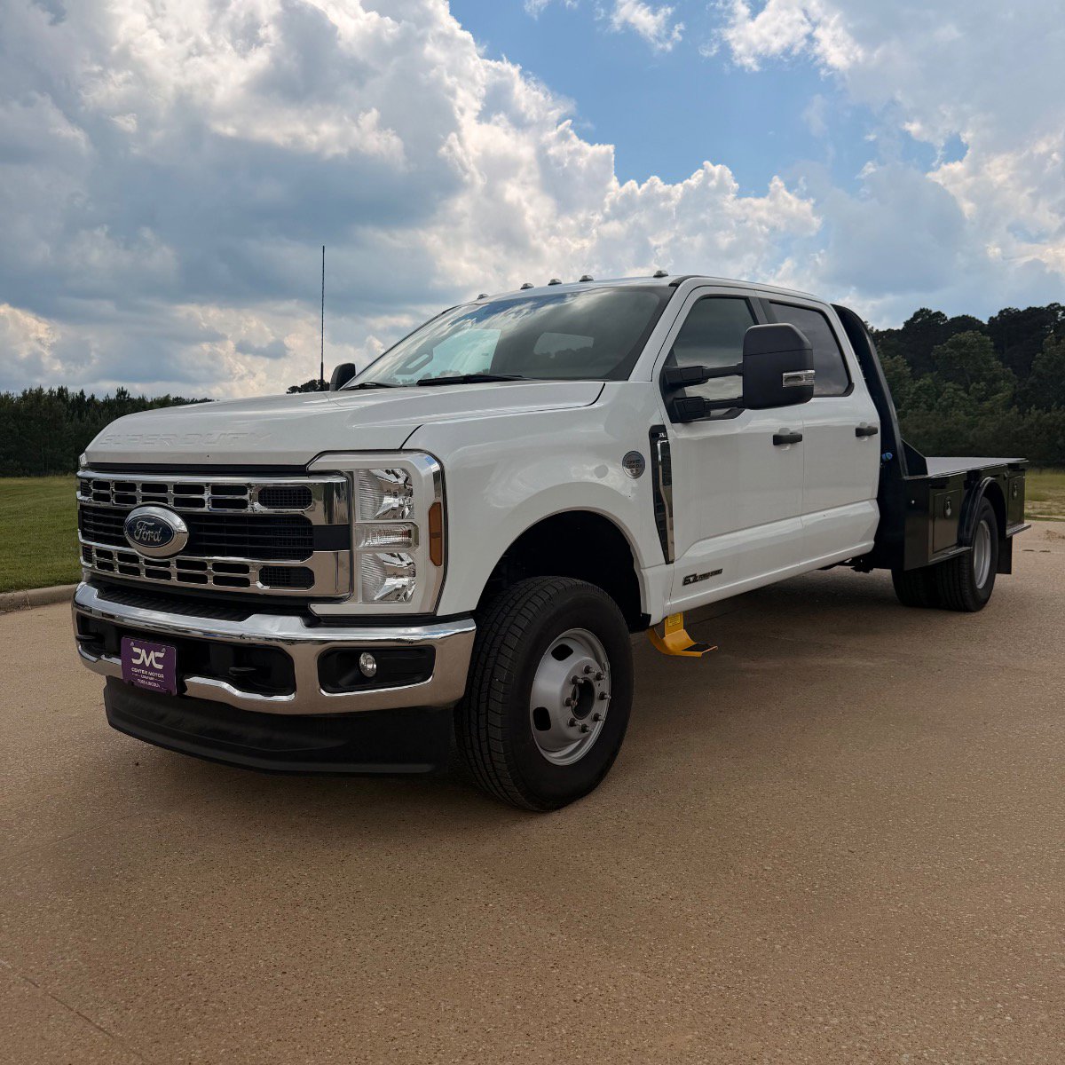 2024 Ford F-350 XL 4x4 Crew Cab 179-In DRW's photo