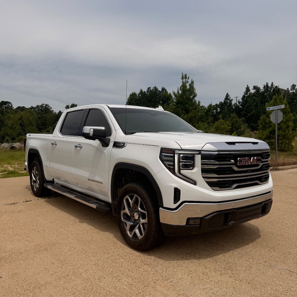 Used 2024 GMC Sierra 1500 SLT 4WD Crew Cab 147 SLT