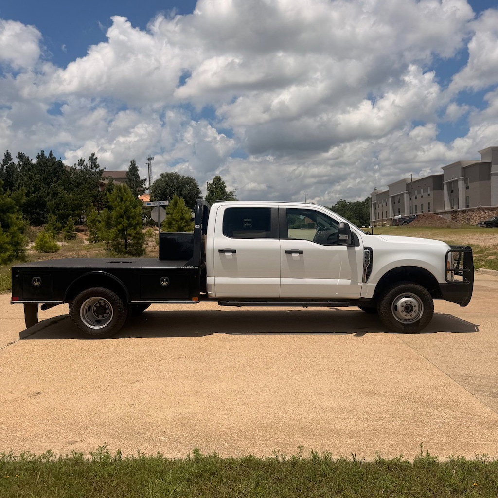 Used 2023 Ford Super Duty F-350 DRW XL XL 4WD Crew Cab 179 WB 60 CA