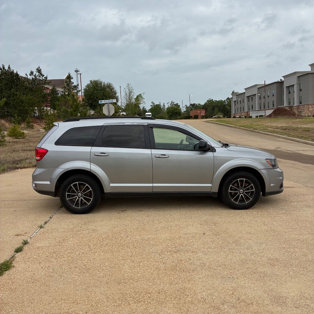 Used 2019 Dodge Journey SE SE FWD