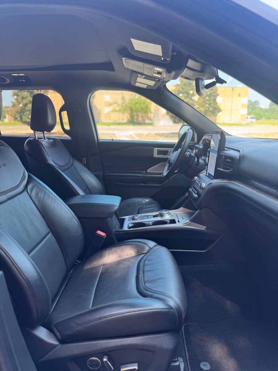 2020 Ford Explorer Platinum - Photo 23