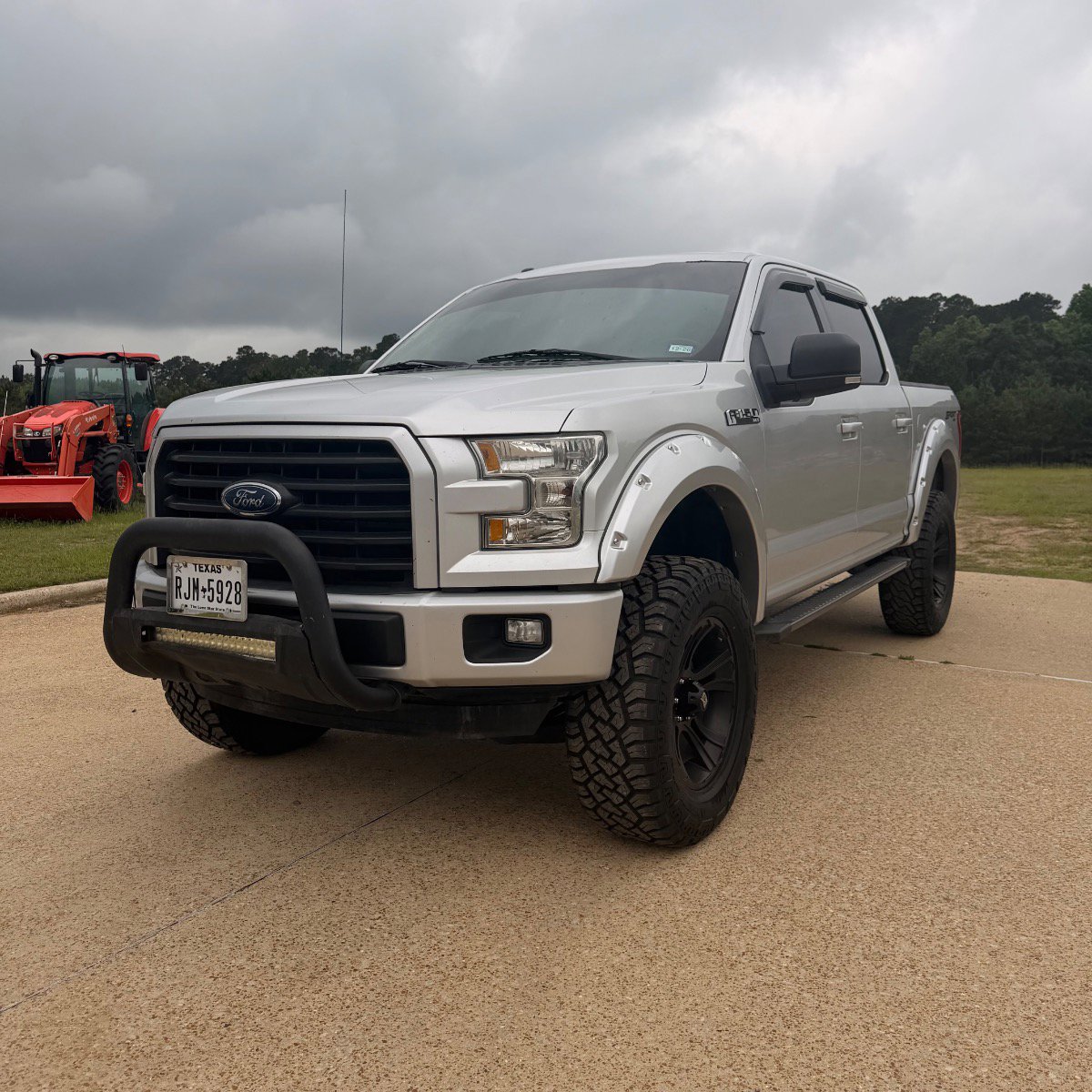 2015 Ford F-150 XLT 4x4 SuperCrew 145-in's photo