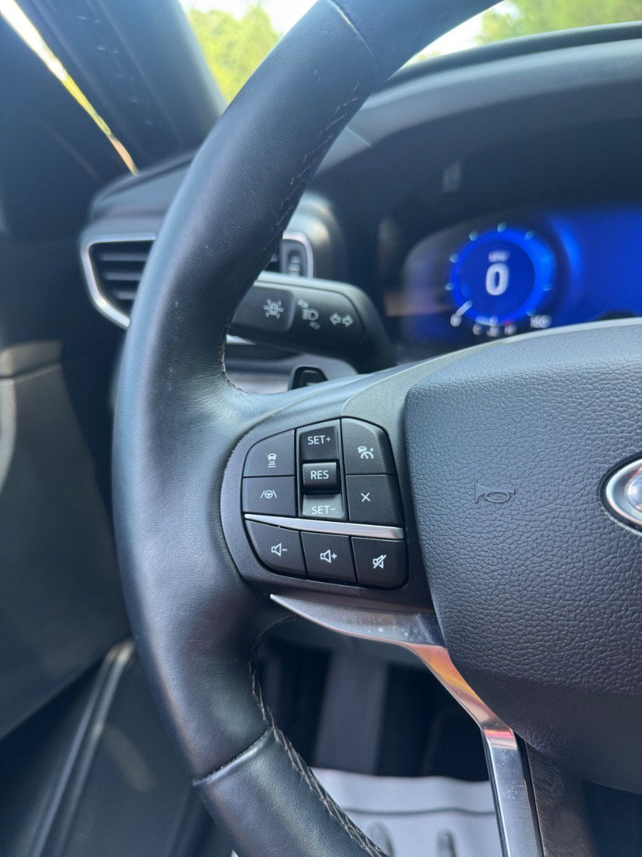 2020 Ford Explorer Platinum - Photo 17
