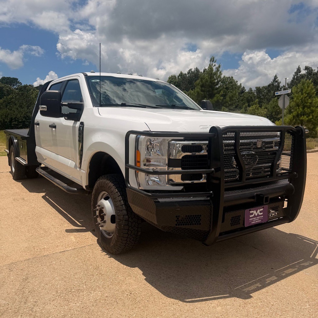 Used 2023 Ford Super Duty F-350 DRW XL XL 4WD Crew Cab 179 WB 60 CA