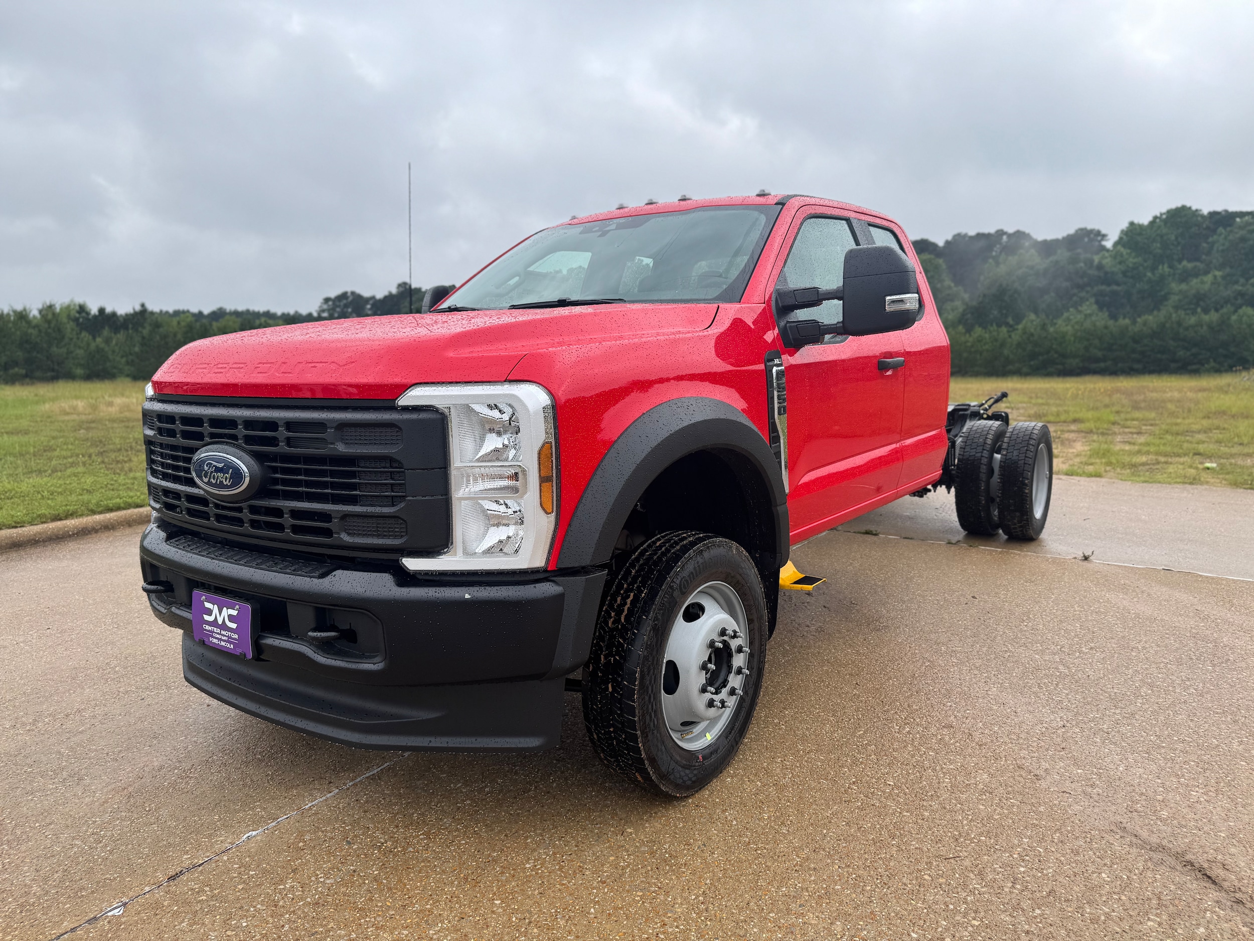 2025 Ford F-550 Super Duty Chassis Cab XL's photo