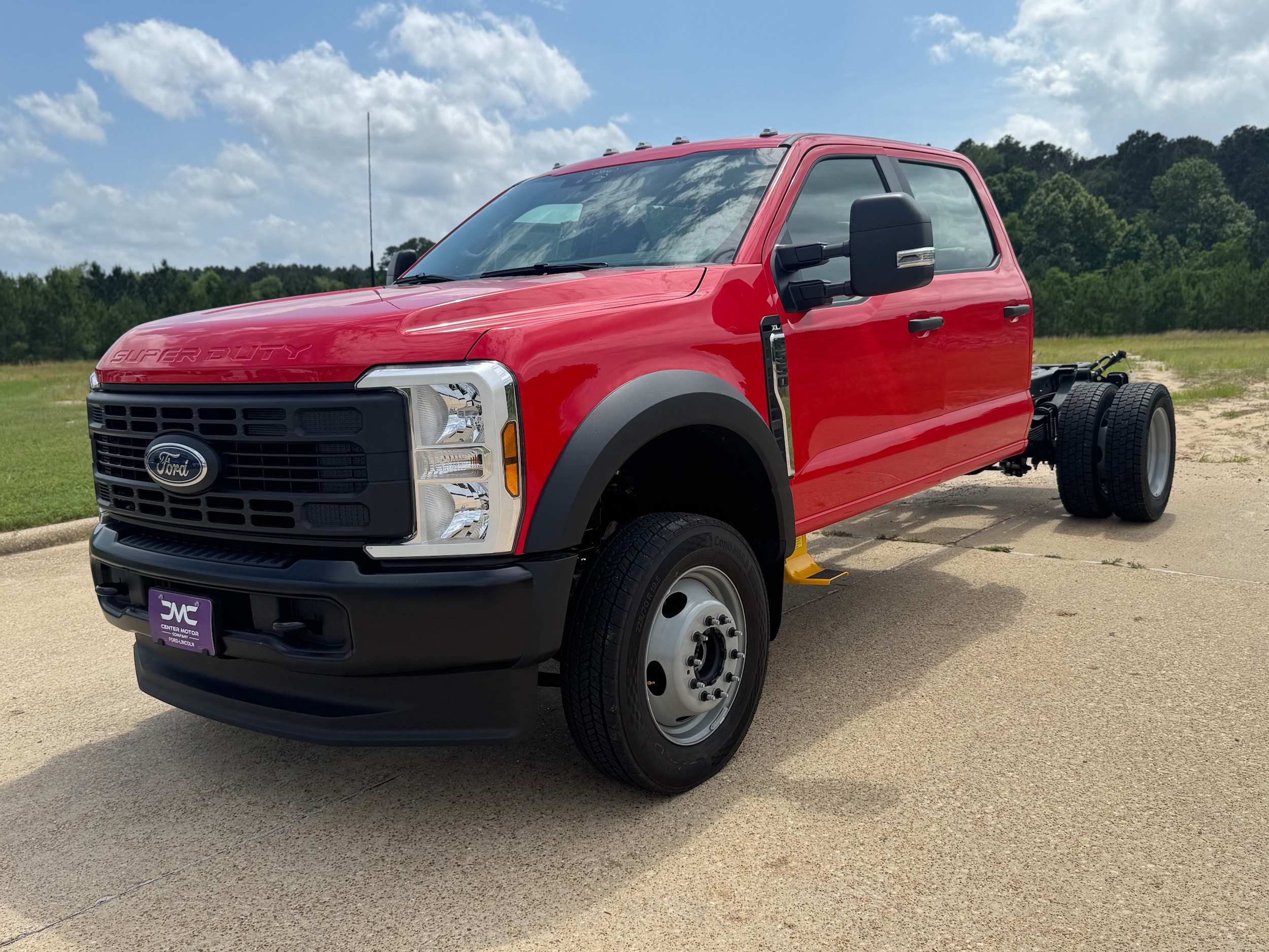 2025 Ford F-550 Super Duty Chassis Cab XL's photo