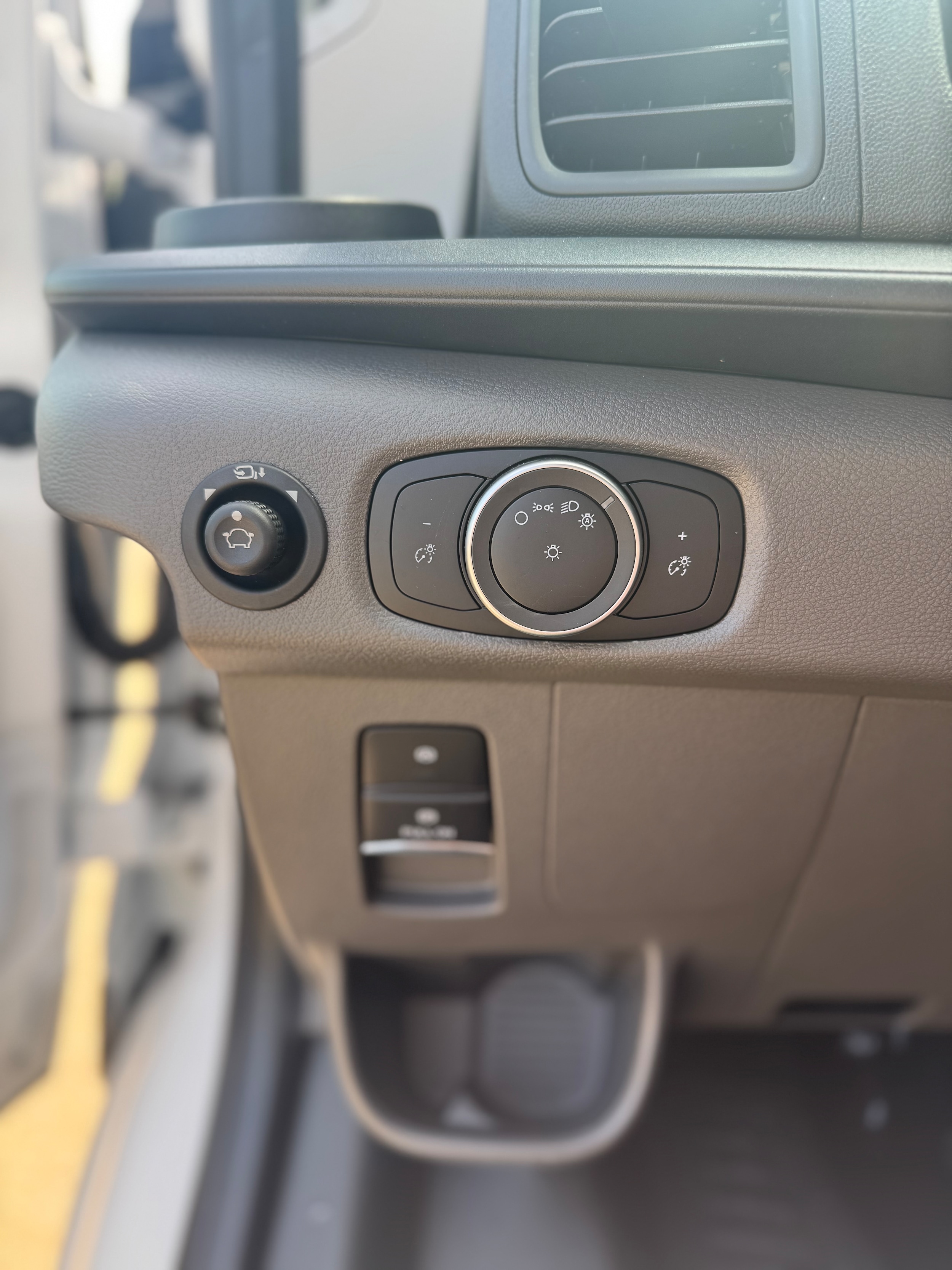 2024 Ford Transit Passenger Van XL - Photo 12