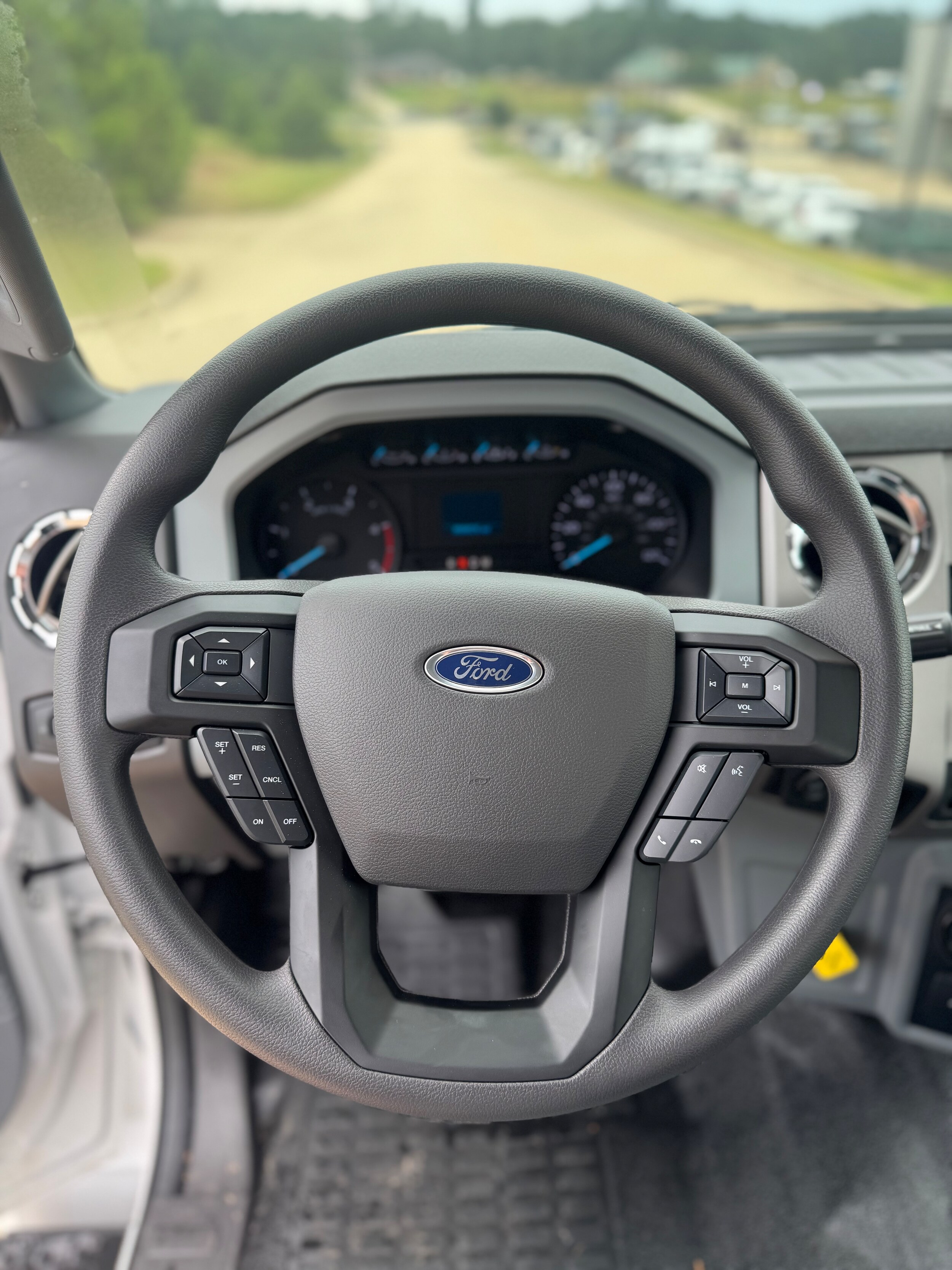 2024 Ford F-750 Commercial - Photo 13