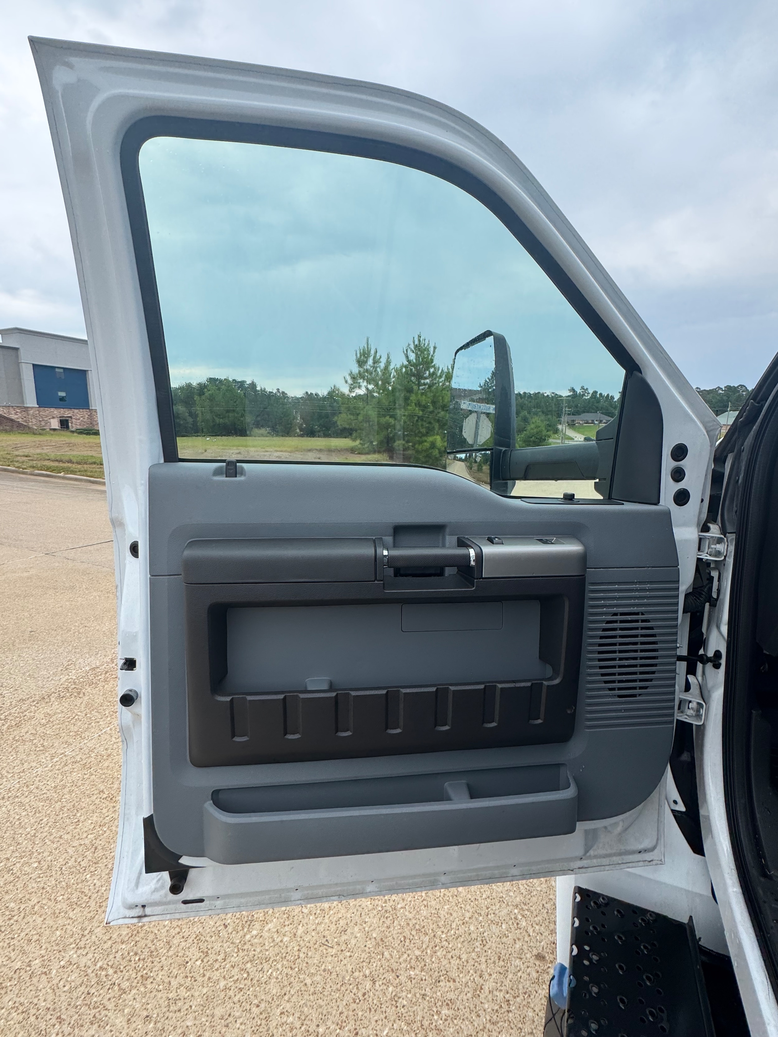 2024 Ford F-750 Commercial - Photo 6