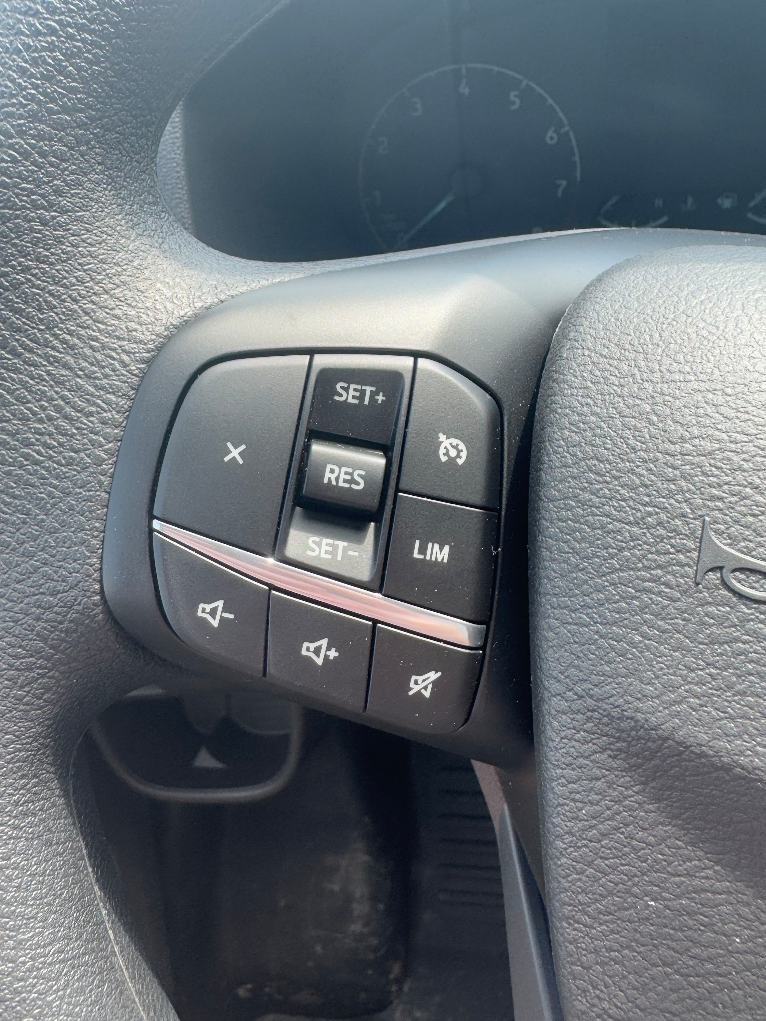 2024 Ford Transit Passenger Van XL - Photo 13